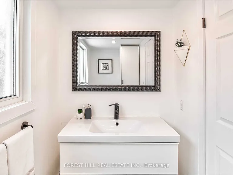 3 Shakespeare Dr — Photo 11