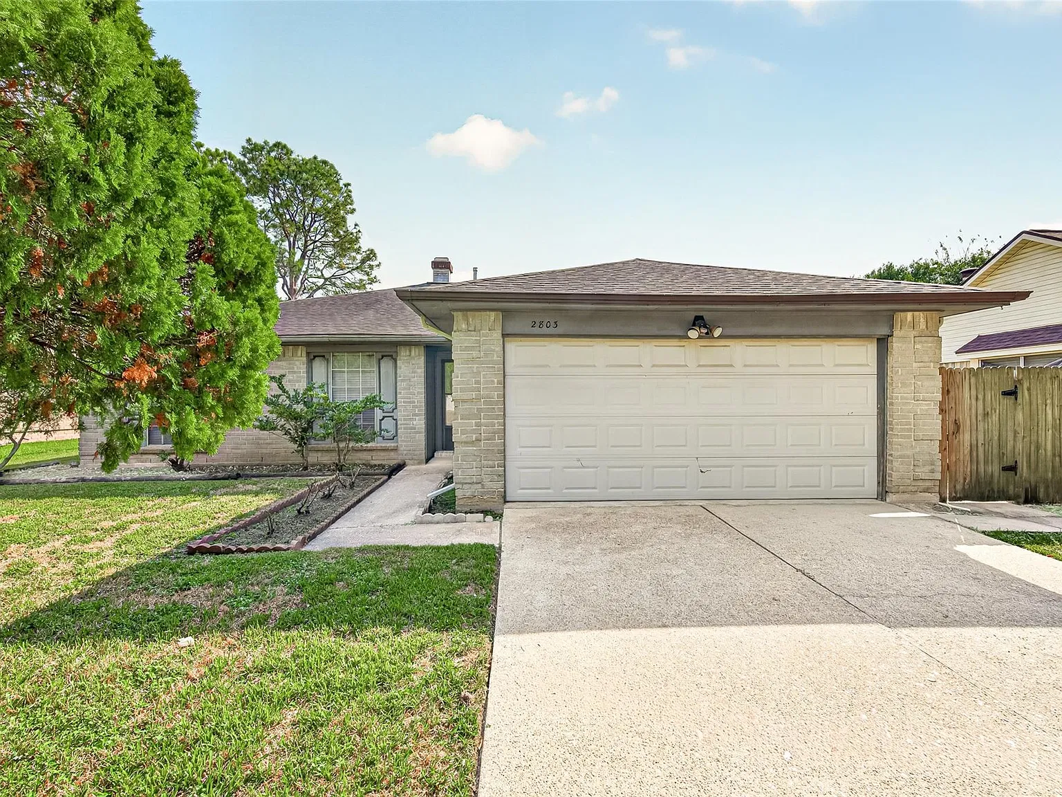 3 bed, 2.0 bath, 1669 sqft, $1,800 — Photo 1