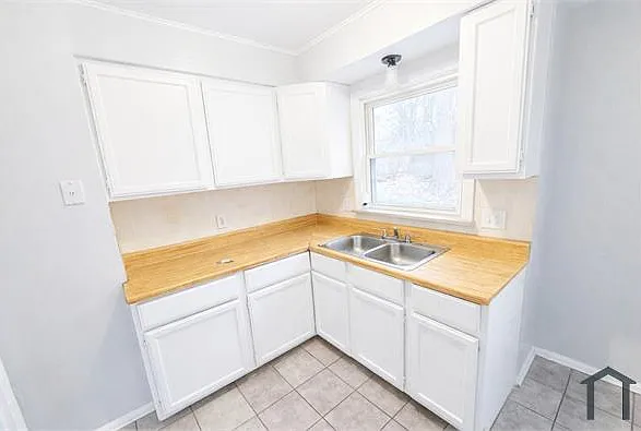 18452 Shaftsbury Ave #0 — Photo 2