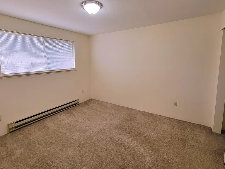 1340 Summers Ln #2 — Photo 11