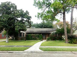 7710 Meadowbriar Ln, Houston, TX 77063