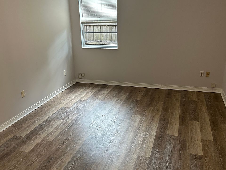 1st image of 2647 Shannon St