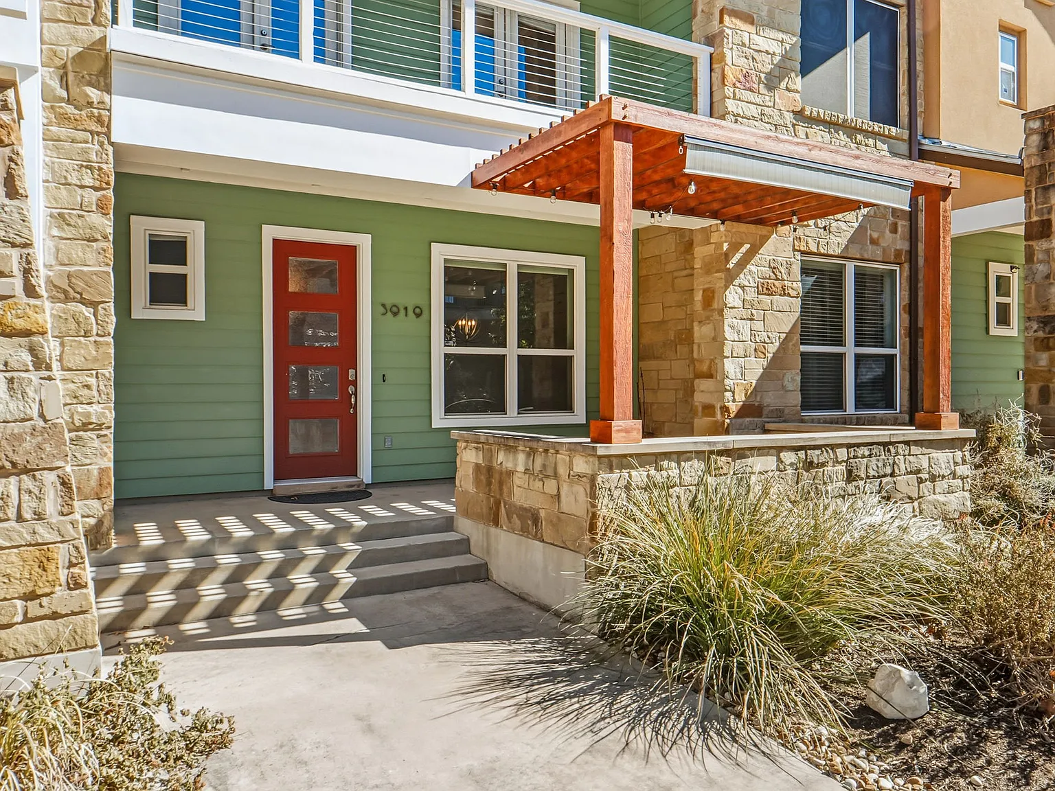 2 bed, 2.5 bath, 1716 sqft, $3,850 — Photo 2