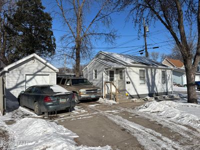 416 6th Ave N, Grand Forks, ND, 58203