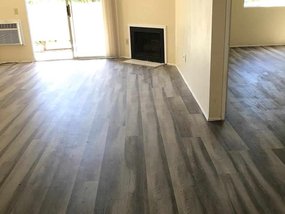 Spacious living room, New Flooring