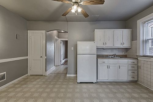 4th image of 5036A Mardel Ave