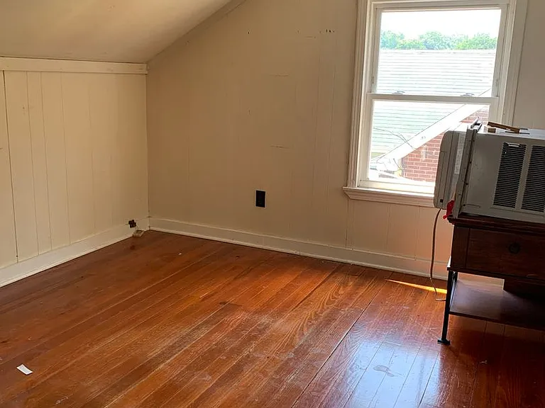 501 Hoover Ave — Photo 9