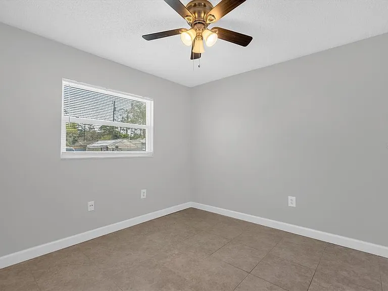 284 Short St — Photo 9
