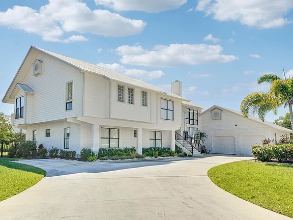 3rd image of 4290 SE Whiticar Way