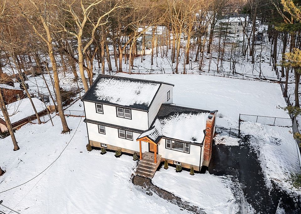 1st image of 114 Lake St