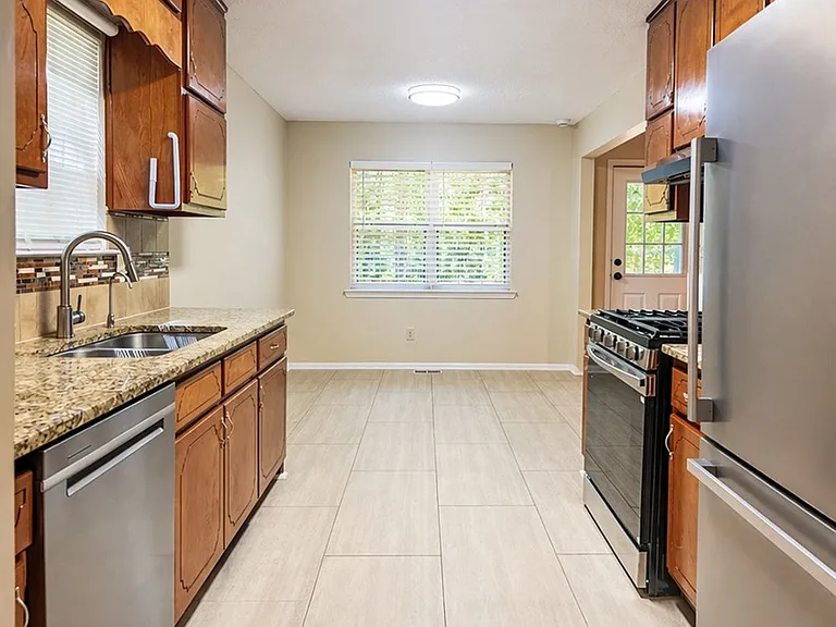 217 Briarpatch Ct — Photo 10