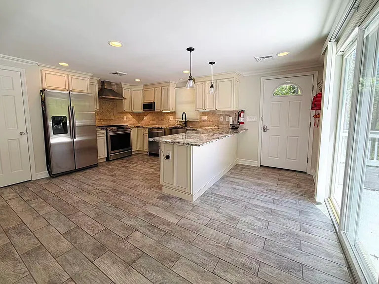 23 Hillcrest Rd #A — Photo 9