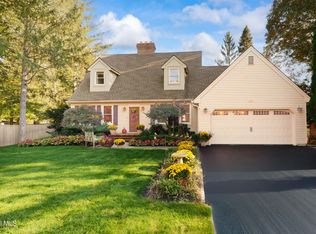 524 Macelroy Rd, Clifton Park, NY 12065