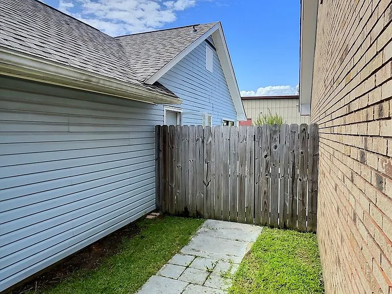875 Laurelwood Dr — Photo 18