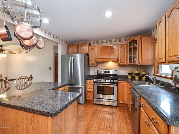 3rd image of 19516 S Redwood Ln