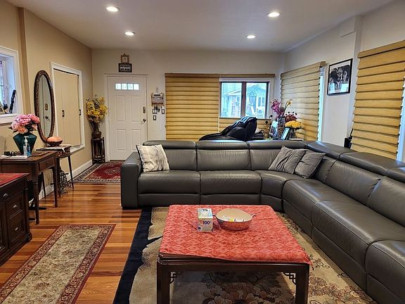 4th image of 1811 Avenue T