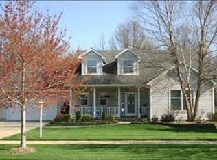 1423 Essex Dr, Porter, IN