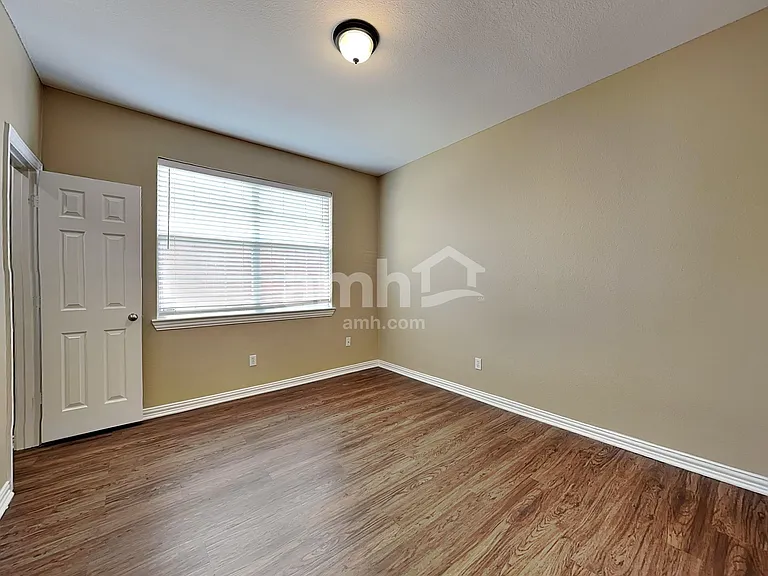 6801 Essex Dr — Photo 12