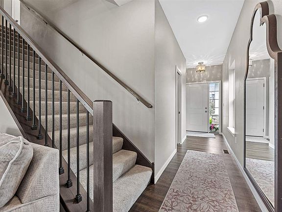 4th image of 1225 Daisy Cir