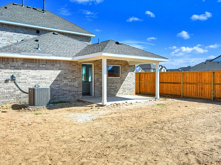 21251 Shore Bluff Dr — Photo 32