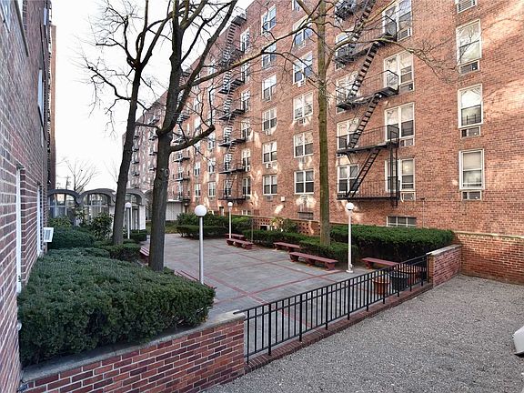 4th image of 5440 Little Neck Pkwy APT 1J