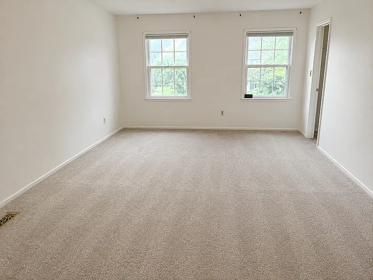 5 Dennison Pl — Photo 39