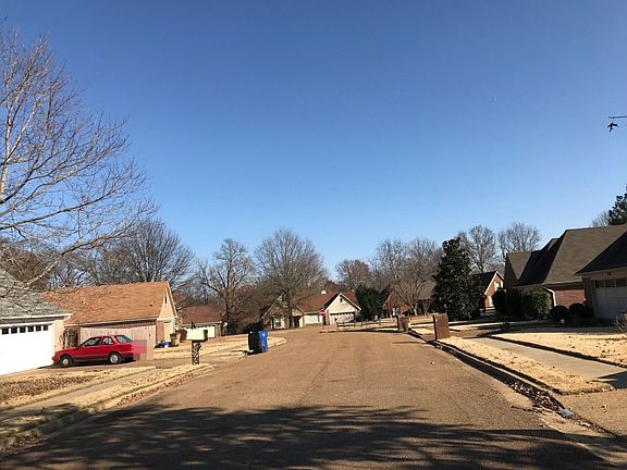 5th image of 7360 New Britain Dr