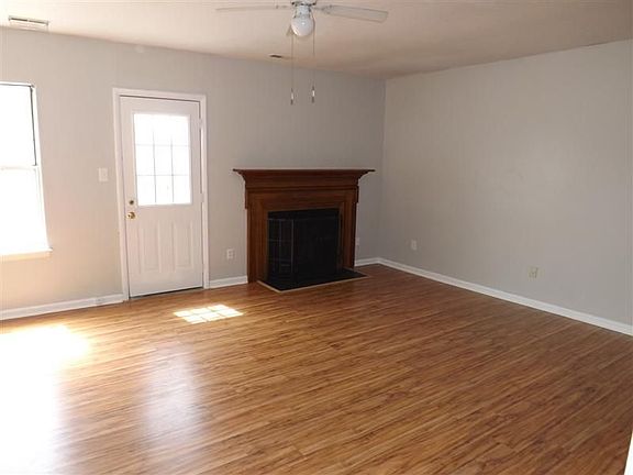 3rd image of 1530 Fairfax Dr