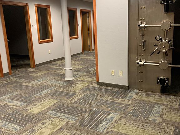 5th image of 200 Main St E #48926b5ab