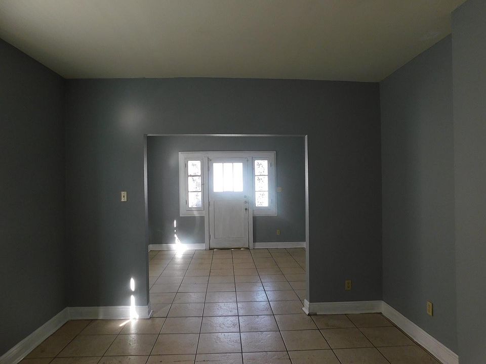 2nd image of 2205 New Orleans St