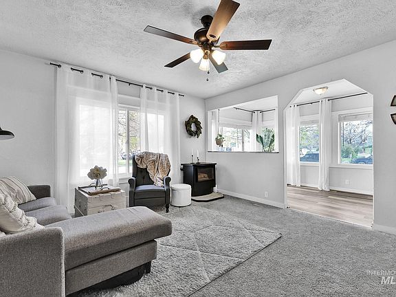 5th image of 203 S Juniper St