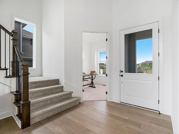 4th image of 16743 S Hall St