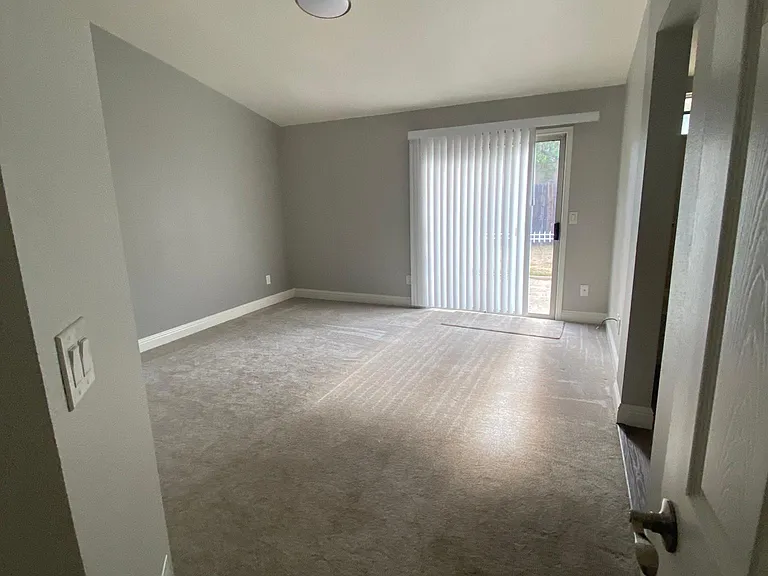 1131 Valley Oak Pl — Photo 8