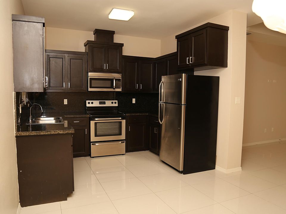 1st image of 4717 N Dogwood St APT 4