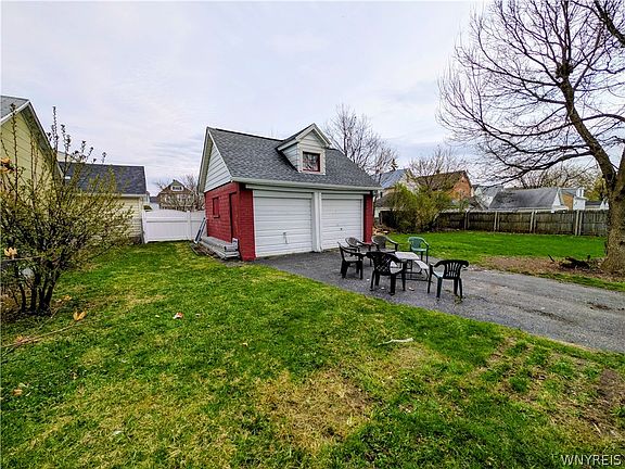 5th image of 71 Hoerner Ave