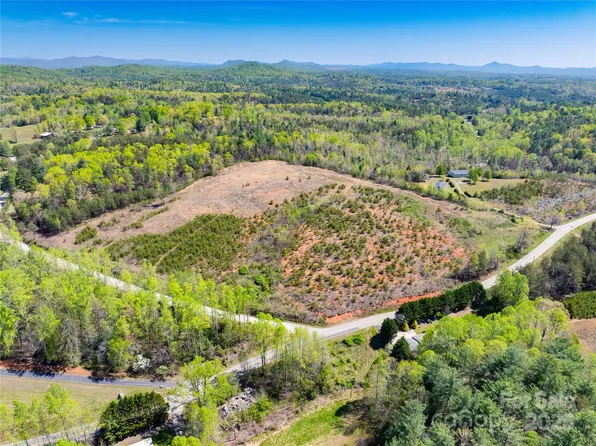 2660 Playmore Beach Rd, Lenoir, NC 28645