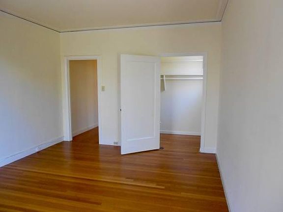 4th image of 2901 Gough St APT 206