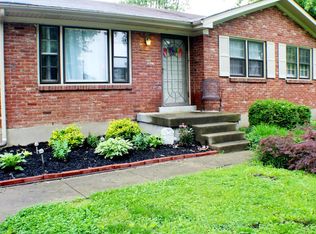 820 Flicker Rd, Louisville, KY 40214