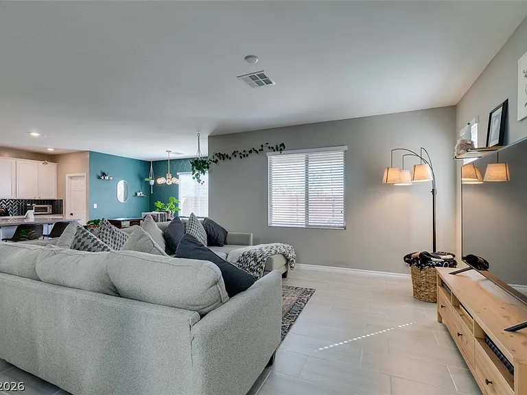 8160 Skye Desert Dr — Photo 5