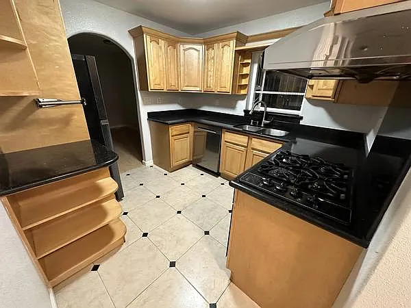 1 bed, 600 sqft, $2,100 — Photo 4