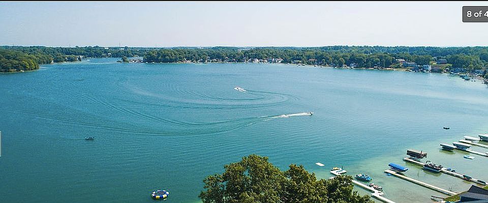 One portion of the lake.