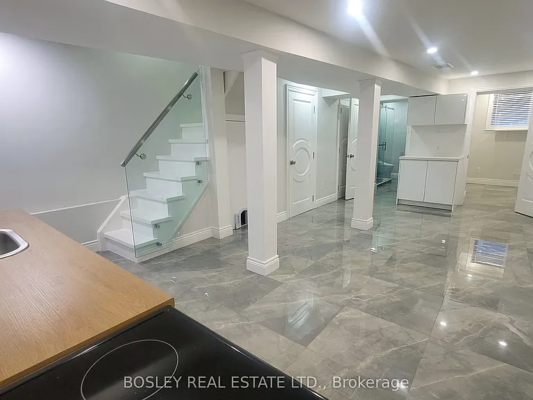 623 Dupont St #LOWER LEVEL — Photo 15