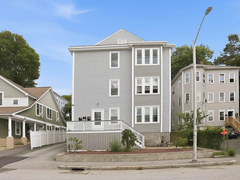 8 Hooper St #3