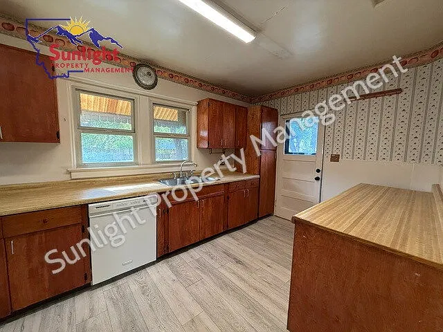 2 bed, 1.0 bath, 1120 sqft, $1,550 — Photo 3