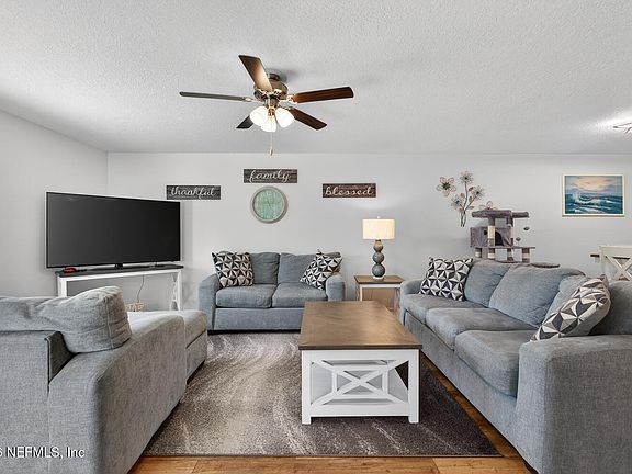 3rd image of 2 RADIUM Lane