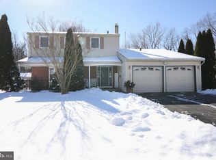 225 Swedes Run Dr, Delran, NJ 08075
