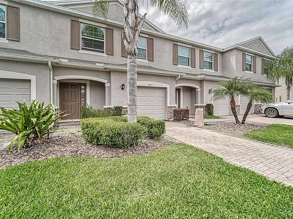 2nd image of 3903 Silverlake Way