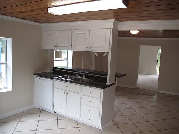 5th image of 5101 Whitaker St