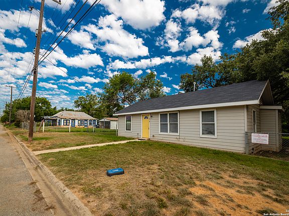 3rd image of 578 AVENUE G