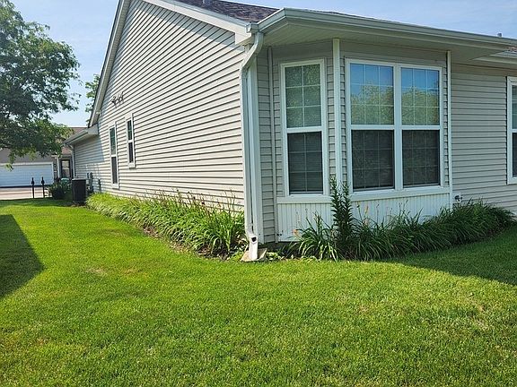 3rd image of 627 Americana Dr